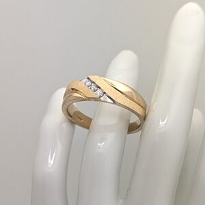 Last Chance Sale! Beautiful Vintage Men's 10K Solid Gold and Diamond Ring